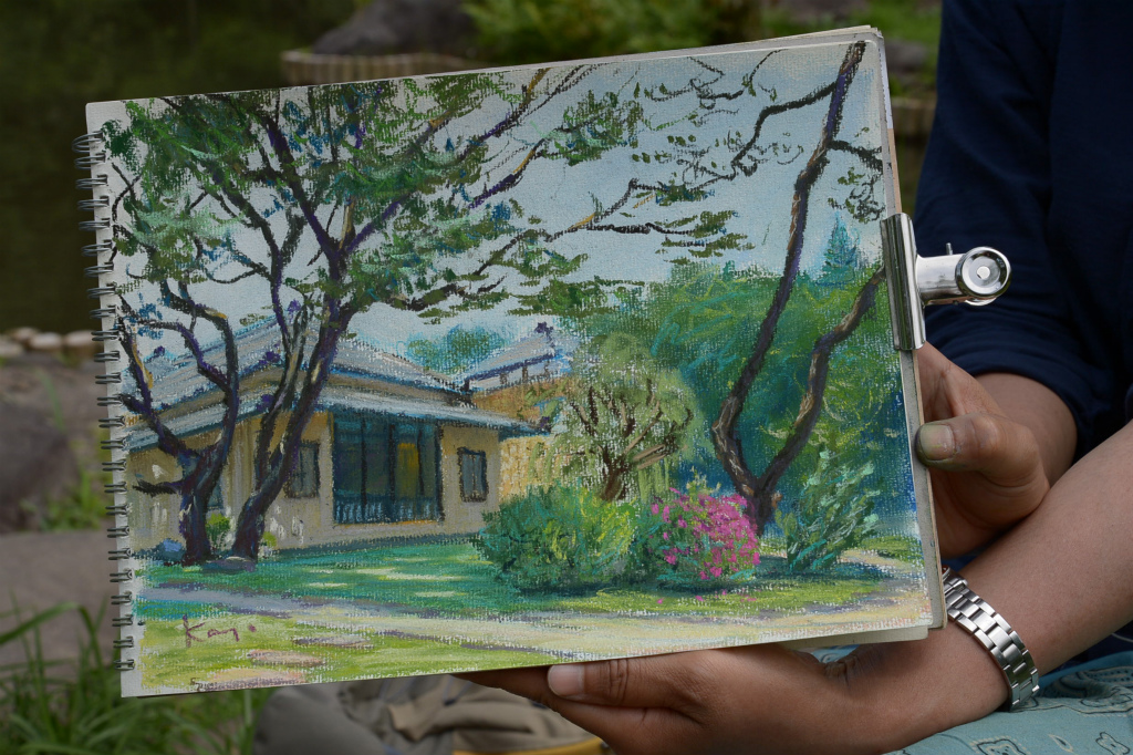 パステル画で描く、肥後花菖蒲の風景 – 肥後細川庭園